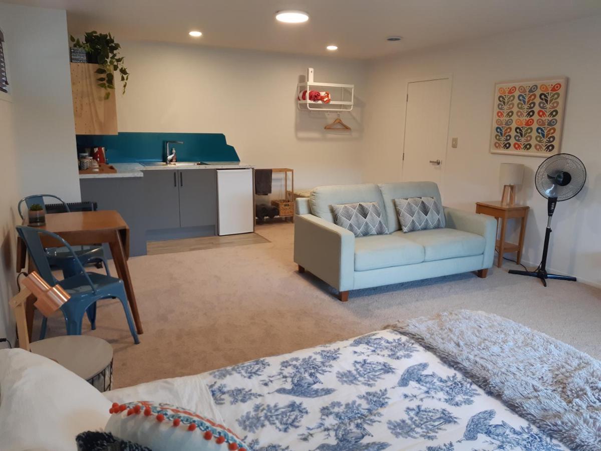 The End Lounge B&B オトロハンガ エクステリア 写真